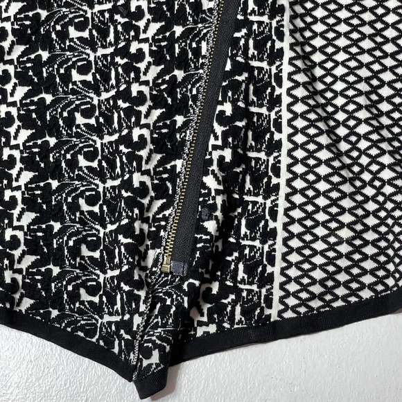 Womens Size Medium BKE‎ Boutique Full Zipup Mixed Print Sweater Zipper Blazer - Picture 10 of 12